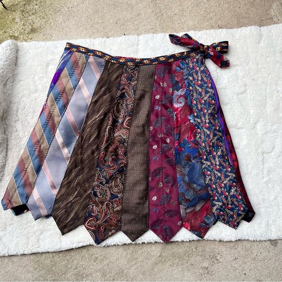 100% Silk Handmade Ties Skirt SKU 06181 - Picture 11 of 16